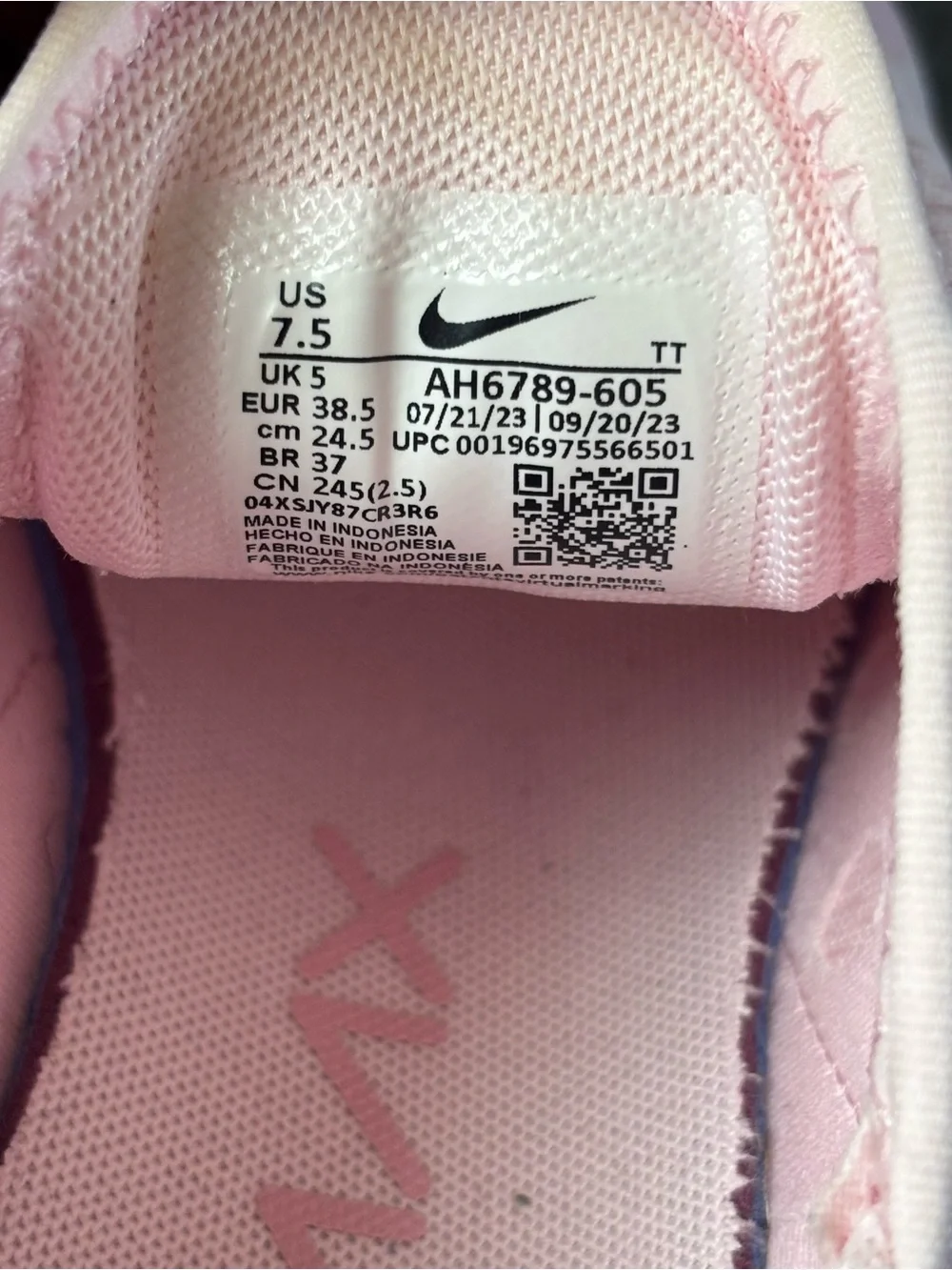 Nike Air Max 270 Pink Foam Women's Shoe Sneakers Size 7.5